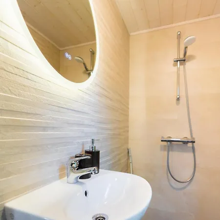 Nyaraló Shanti Forest House With Mirror Sauna